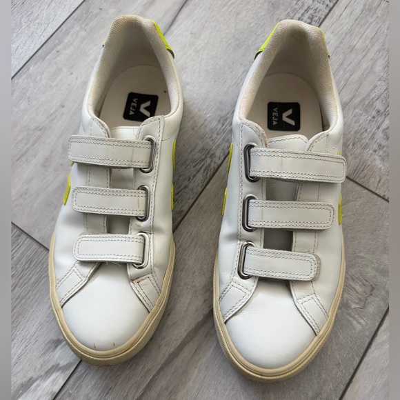 VEJA 3 Lock Leather Sneakers- white/juane fluo (neon yellow) women’s size 38/ 7 - Picture 5 of 11